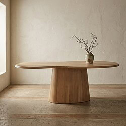 Moderner Esstisch aus Massivholz mit natürlicher Oberfläche und einzigartigem Design – perfekt für einen stilvollen und funktionalen Essbereich.