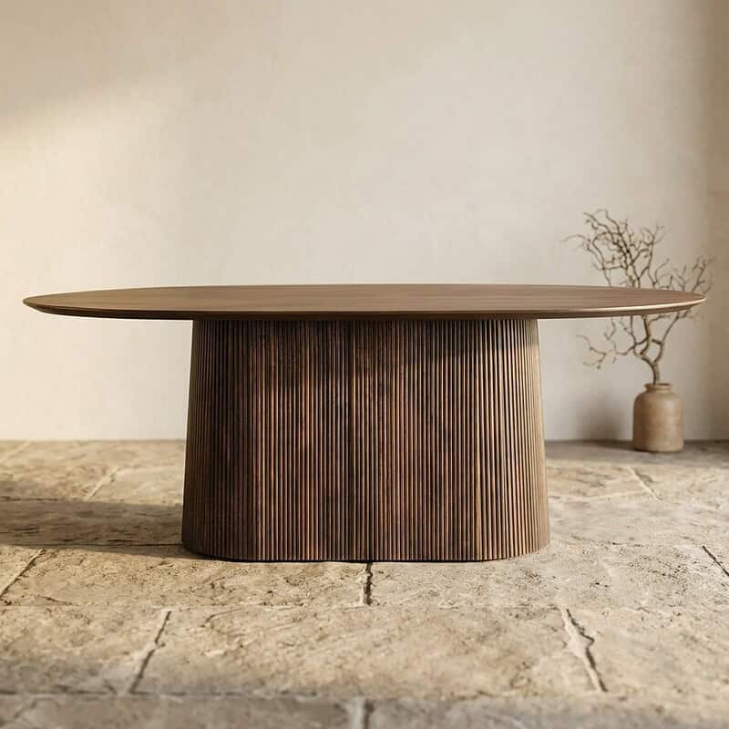 Moderne houten eettafel met uniek ontwerp, perfect voor een stijlvolle eetkamer, gemaakt van hoogwaardig hout, met een ronde tafelblad en een stevige basis.