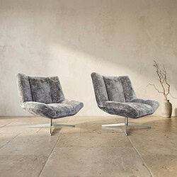 Moderne grijze bankenstoel met zachte bekleding en metalen voet, geschikt voor woonkamer of kantoor, elegant en comfortabel design.