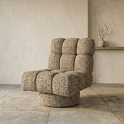 Bequemer Holzsessel mit Strickbezug, perfekt für ein modernes Wohnzimmer. Hergestellt aus nachhaltigen Materialien, bietet er optimalen Sitzkomfort und Stil.