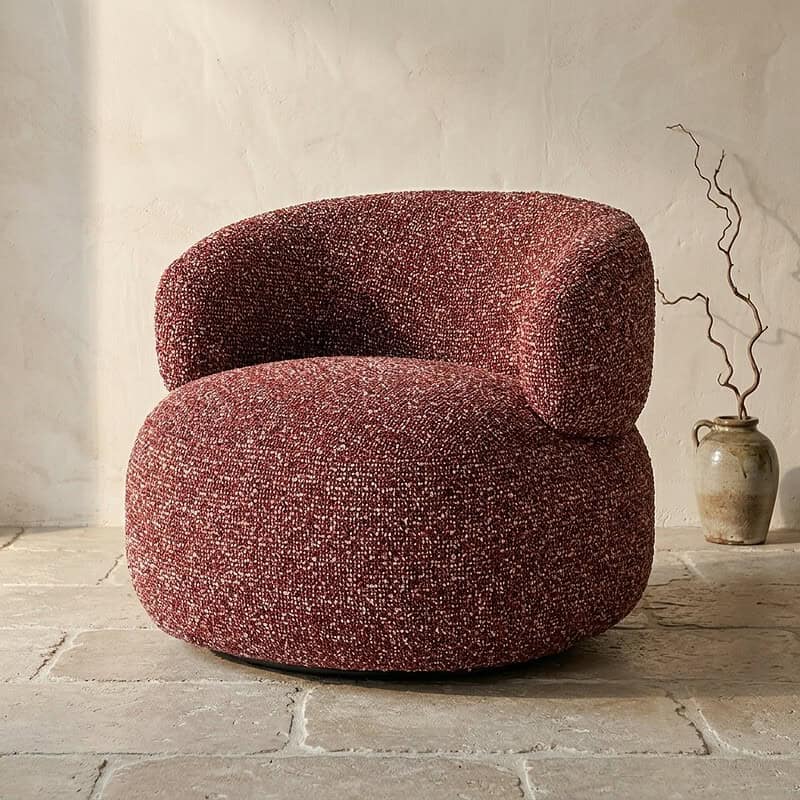 Bequemer und stilvoller roter Sessel mit einer einzigartigen, weichen Struktur – perfekt für eine moderne Einrichtung. Ideal für gemütliche Sitzecken und stilvolle Wohnbereiche.
