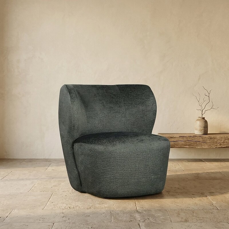 Ontdek deze stijlvolle en comfortabele fauteuil van Mokana Meubelen, perfect voor een moderne woonkamer.