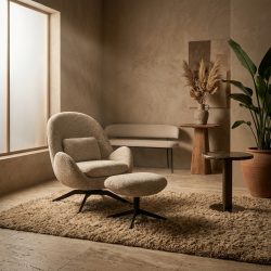 Fauteuil Ryan in beige Zora stof met metalen poten modern design