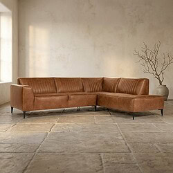 Luxe leren hoekbank in warm bruin, perfect voor moderne woonkamers en stijlvolle interieurs.
