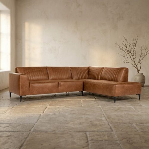 Luxuriöses Leder-Ecksofa in warmem Braun, perfekt für moderne Wohnzimmer und stilvolle Einrichtungen.