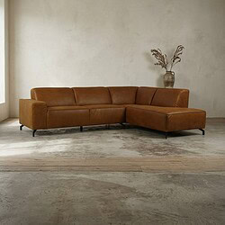Leren hoekbank in bruin leer, perfect voor een stijlvolle woonkamer. Comfortabel en duurzaam, ideaal voor gezellige zitmomenten en modern interieurdesign.