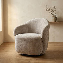 Luxe beige stoffen fauteuil van Mokana Meubelen, perfect voor een stijlvolle en comfortabele zithoek in elk interieur.