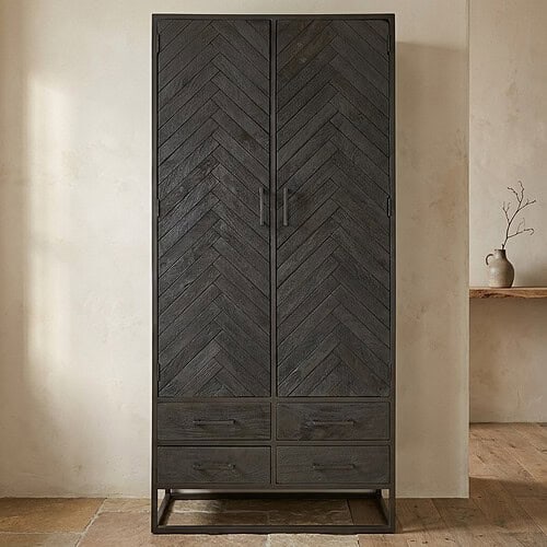 Moderne houten kast met lade en vakken, perfect voor opbergruimte in woonkamer of slaapkamer, gemaakt van donker hout met een strakke afwerking.