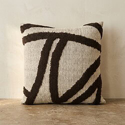 Decoratief zwart-wit geometrisch patroon kussen voor woonkamer of slaapkamer, gemaakt van hoogwaardig textiel, modern design, perfect voor interieurdecoratie.