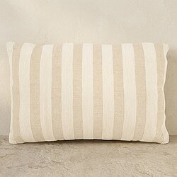 Comfortabel kussen met beige en witte strepen, perfect voor bank of stoel, gemaakt van hoogwaardige stoffen voor een stijlvolle en gezellige uitstraling.
