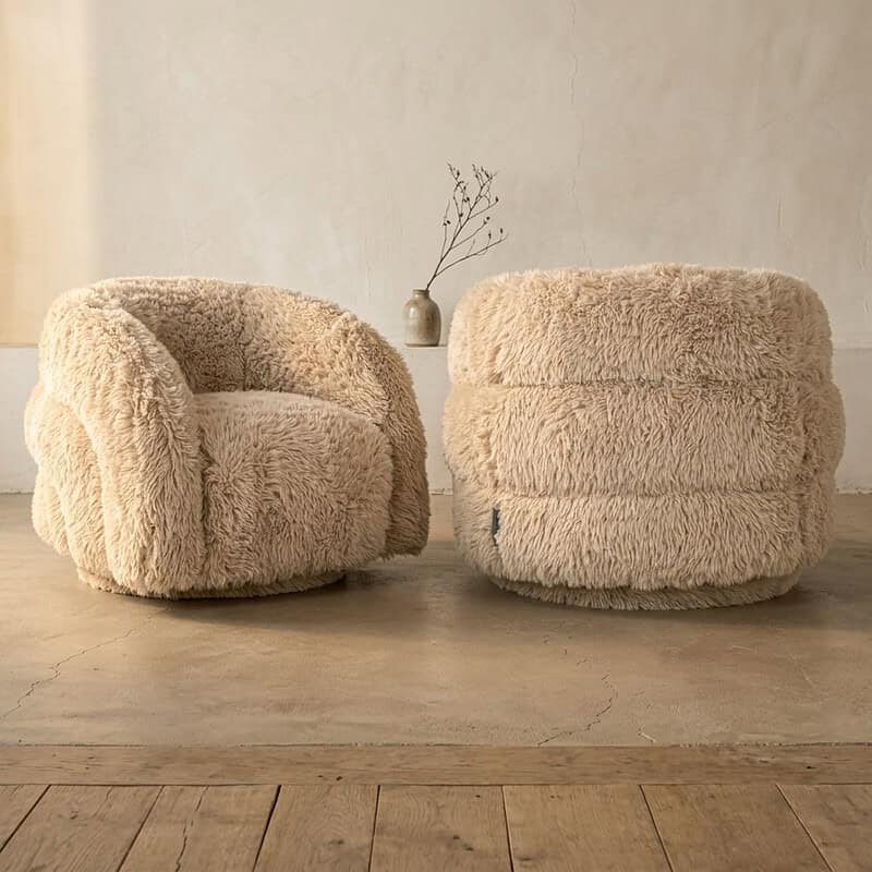 Bequeme, flauschige Sessel von Mokana Meubelen – perfekt für ein gemütliches Wohnzimmer.
