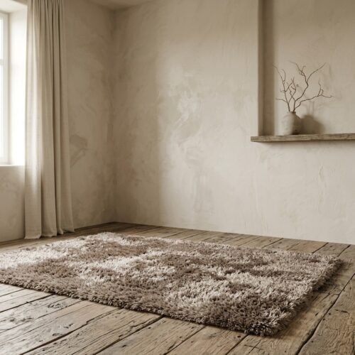 LoveShaggy LichtBruin 300rond, plat op vloer in wabi-sabi sfeer LoveShaggy LichtBruin 300rond, plat op vloer in wabi-sabi sfeer