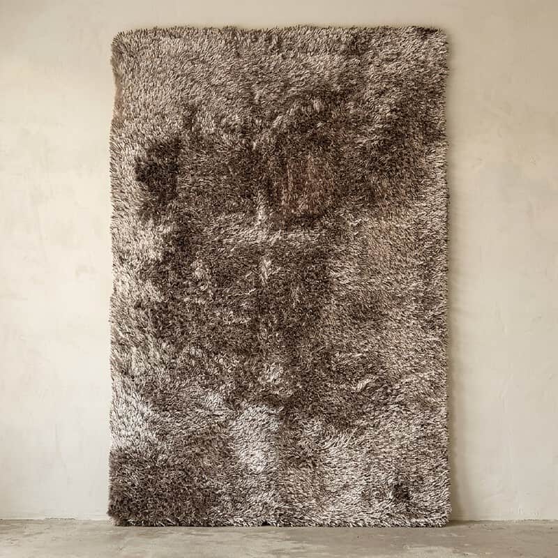 Hochwertiger, luxuriöser Wollteppich, weich und bequem, perfekt für das Wohn- oder Schlafzimmer, mit einer warmen und einladenden Ausstrahlung.