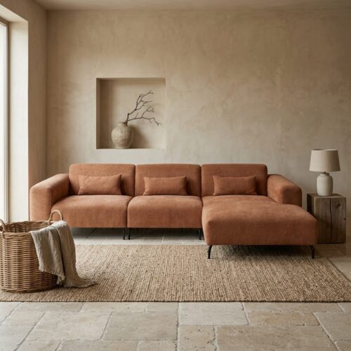 modulaire bank vendi boucle terracotta chaise longue 1 | Heb je wel eens door de ramen naar prachtig ingerichte woonkamers in Nederland gekeken? Een salontafel versierd met bloemen staat voor een gezellige en aantrekkelijke bank, daarachter zie je een eettafel voor gezellige bijeenkomsten en in de vensterbank staan smaakvolle vazen. Meubelwinkel Nederland | modulaire bank vendi boucle terracotta chaise longue 1