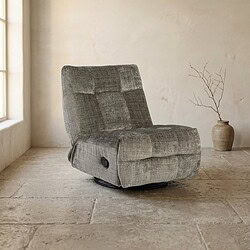 Modern stoffen relaxfauteuil met draaifunctie in een minimalistische interieurstijl.