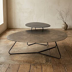 Moderne houten salontafels met metalen onderstel, perfect voor een stijlvolle woonkamer. Handgemaakt en duurzaam design, ideaal voor gezellige zithoeken en interieuraccenten.