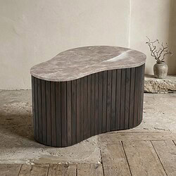 Moderne houten salontafel met marmeren blad, perfect voor een stijlvolle en functionele woonkamer inrichting.