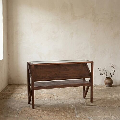 Houten console tafel met open vakken Elegante houten console tafel met open vakken, perfect voor woonkamer of hal, gemaakt van hoogwaardig massief hout, modern en functioneel design.