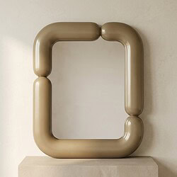 Modern geometrisch spiegel met afgeronde hoeken, gemaakt van luxe beige kunststof, geschikt voor woonkamer of slaapkamer, design meubelstuk.