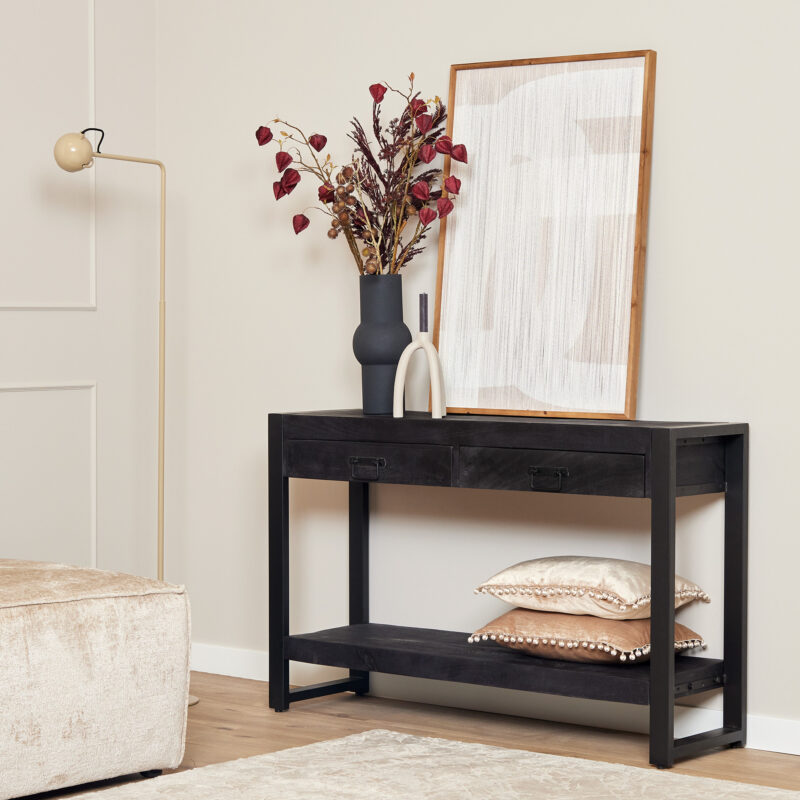 Detail laden sidetable Boaz zwart met metalen handgrepen en ingelegd hout