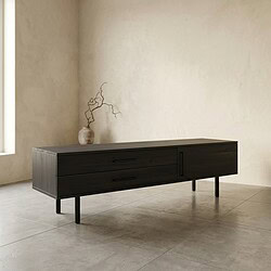 Strak zwart houten dressoir in minimalistisch interieur met beige muren en grote ramen, perfect voor moderne woonruimtes en opbergruimte.