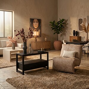 Modern woonkamer met stijlvolle meubels, inclusief een beige fauteuil, zwarte salontafel, en decoratieve planten en kunstwerken voor een gezellige sfeer.