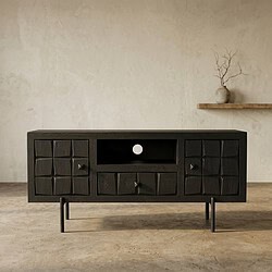 Modern houten TV-meubel met geometrische details, zwart afwerking en metalen poten, perfect voor een eigentijdse woonkamer.