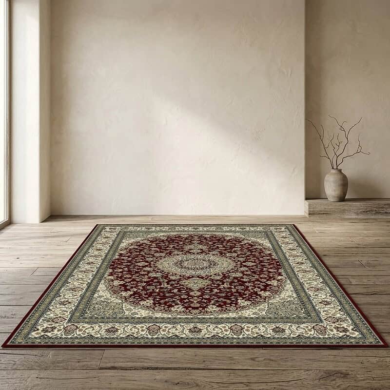Vintage-Teppich mit Blumenmuster in Rot, Beige und Grün, perfekt für das Wohn- oder Esszimmer, handgefertigt und von hoher Qualität.