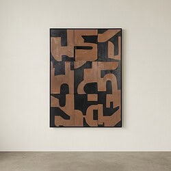 Abstract houten kunstwerk met cijfers, modern decoratief muurkunststuk voor interieur, gemaakt van hout in natuurlijke en zwarte afwerkingen, geschikt voor woon- en kantoorruimtes.