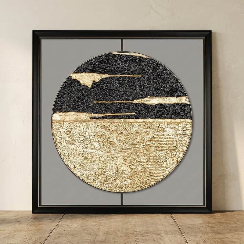 Moderne houten wanddecoratie met zwart en goud afwerking, cirkelvormig ontwerp, geschikt voor woonkamer of kantoor, handgemaakt, stijlvolle muurversiering.